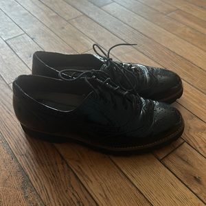 size 8.5 patent leather used!